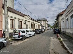 Calarasilor, Cartierul Evreiesc, casa 3 camere pivnita si mansarda open space